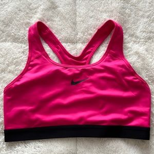 Nike sports bra, new without tags 🏷